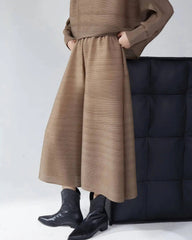 Elegant Pleated Crop Pants
