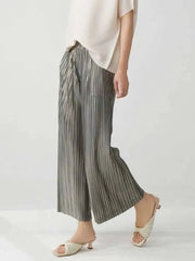 Elegant Plissé Wide-Leg Pants