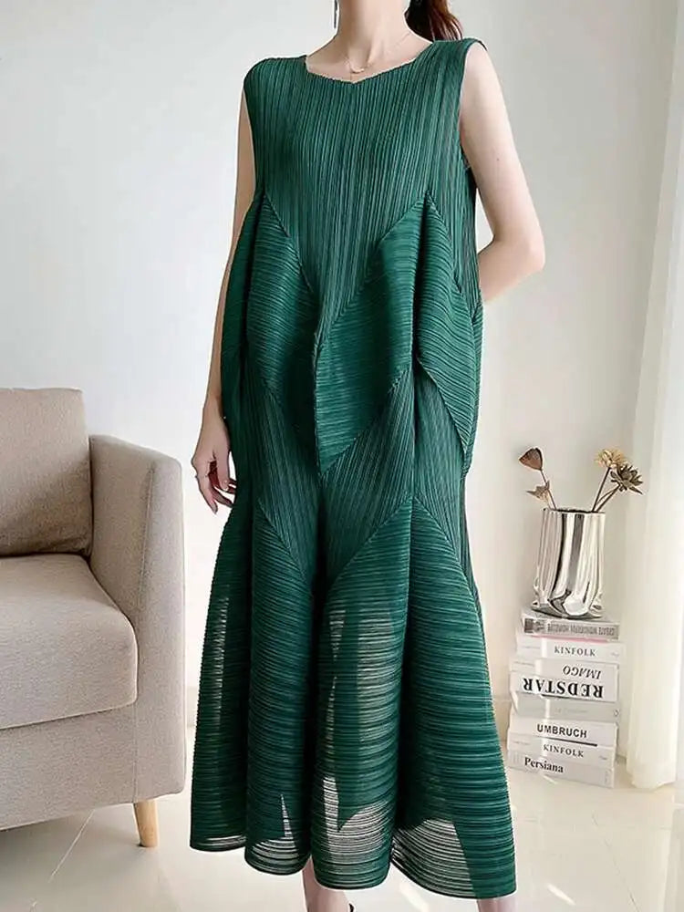 Truly Plissé Sleeveless Midi Dress