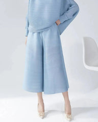Elegant Pleated Crop Pants