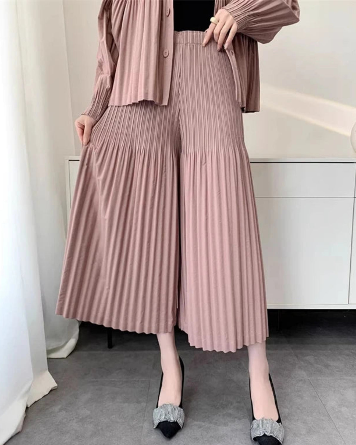 Luxury Pleated Wide-Leg Culottes