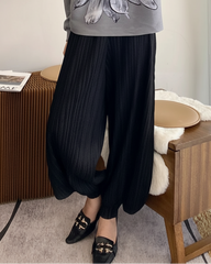 Elegant Plissé Lantern Pants