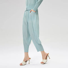 Luxe Truly Pleated Cropped Pants
