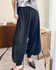 Elegant Plissé Lantern Pants